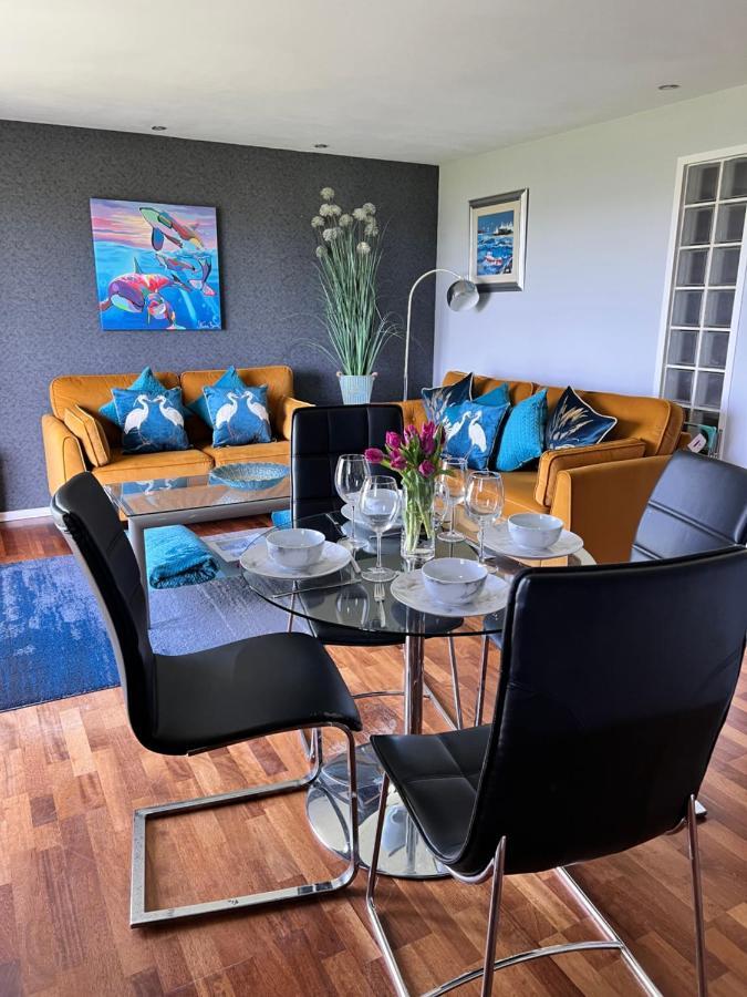 Cockledora, A Luxury Ground Floor Beachfront Apartment Лланеллі Екстер'єр фото